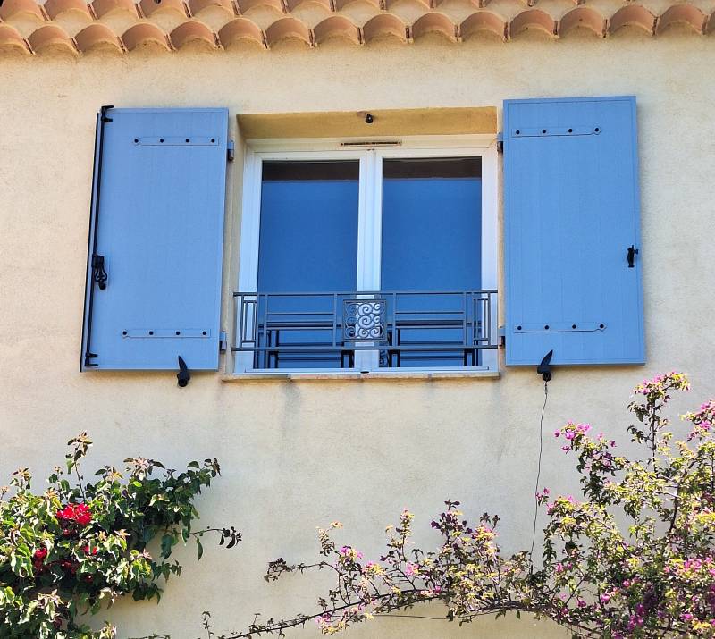 volet battant en aluminium sur mesure au pradet