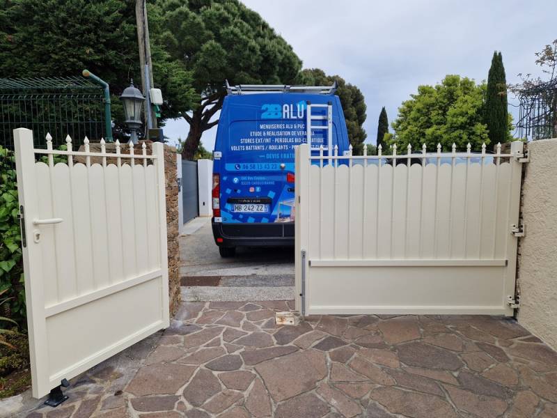Remplacement d'un portail traditionnel en aluminium à carqueiranne dans le var