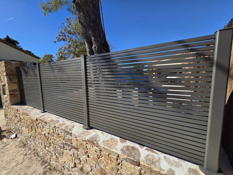Cloture en aluminium sur mesure à la garde dans le var