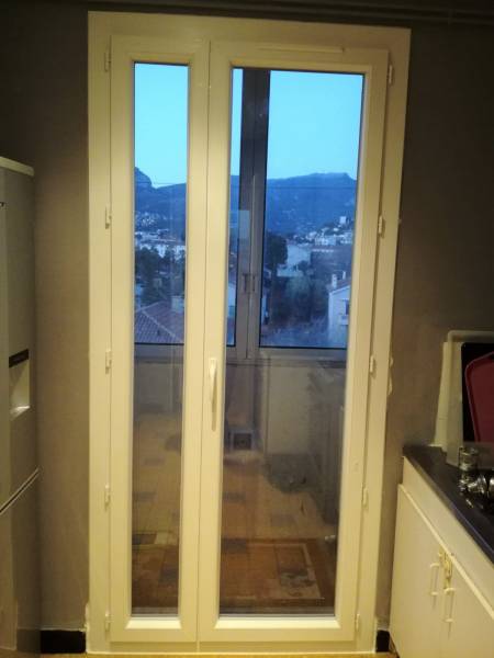 Remplacement d'une porte-fenêtre PVC à La Seyne-sur-mer