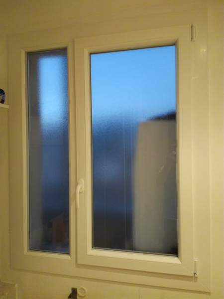 Remplacement d'une fenêtre PVC à Le Revest-Les-Eaux