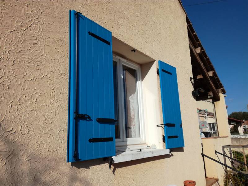 Remplacement de volets battants en aluminium isolé avec poignée de volet Bloc'Boy à Ollioules