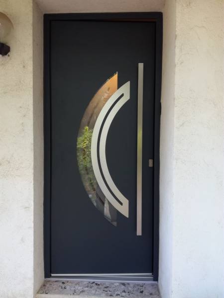 Porte d'entrée design en aluminium gris anthracite à Toulon